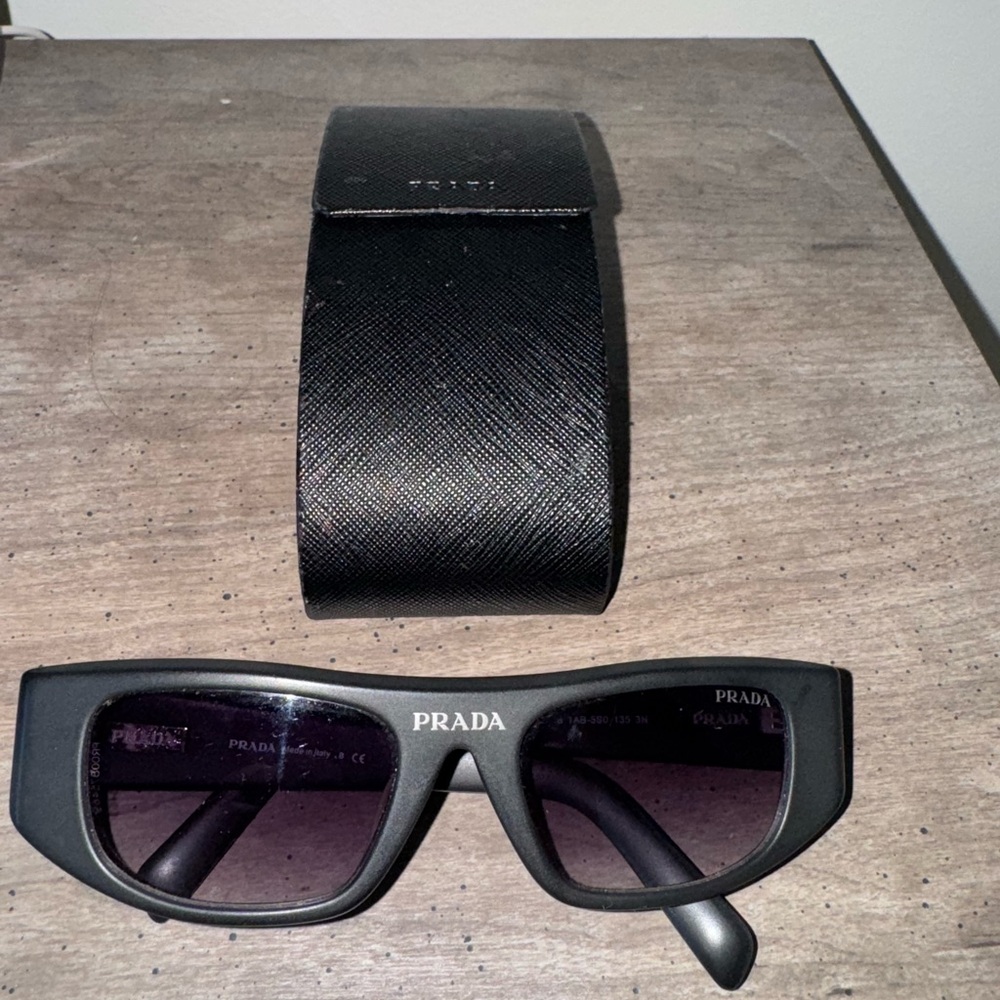 Authentic PRADA PR 20WS Sunglasses - Picture 4 of 7